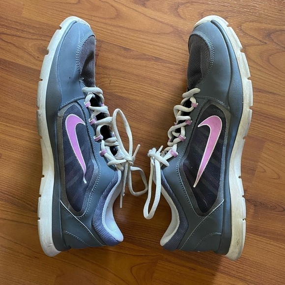 Nike Training Shoes | Gray & Pink | Size 11 - Picture 2 of 6